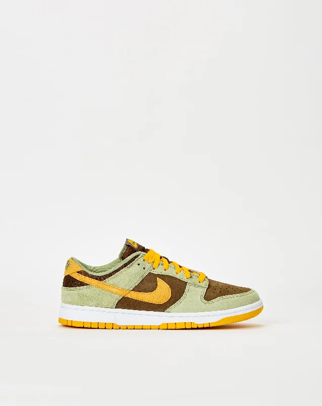 Dunk Low SE