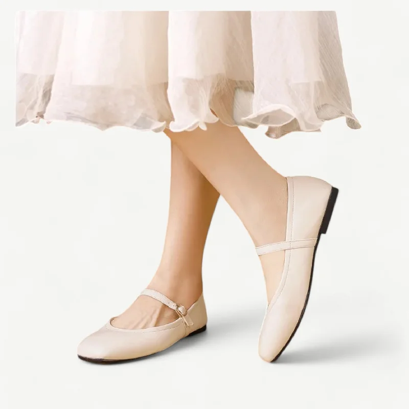 Simple white Mary Jane ballet flats with a small strap - N°46