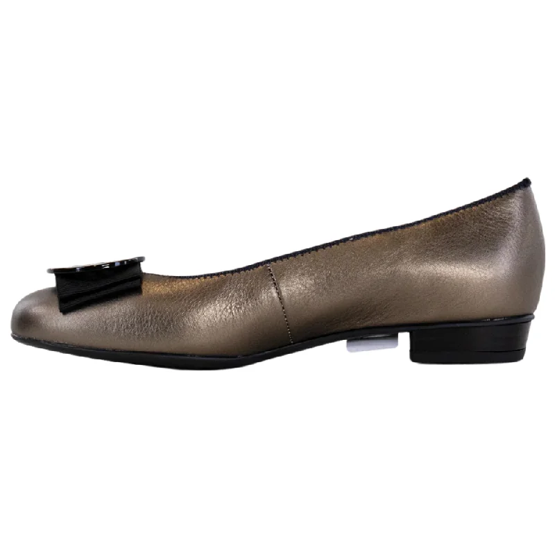 Ara Bambi Taiga Leather Flat (Women's)